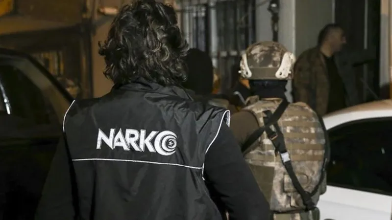 İstanbul’da zehir tacirlerine darbe: 10 gözaltı