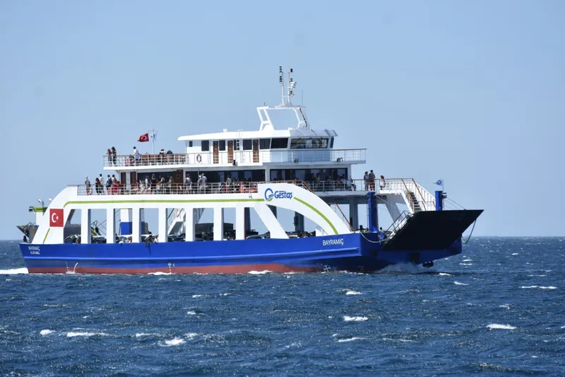 Bozcaada ve Gökçeada hatlarında bazı feribot seferleri iptal edildi