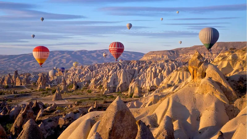 Kapadokya’da rüzgar engel oldu: Balon turları üçüncü günde de iptal