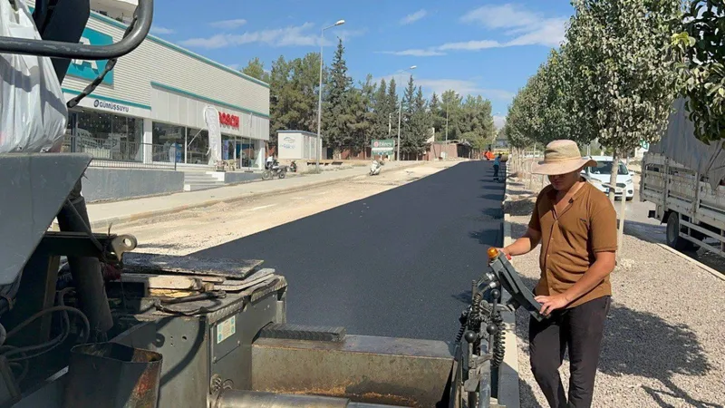 Adıyaman’da birçok mahallede yollar yenileniyor  - Videolu Haber