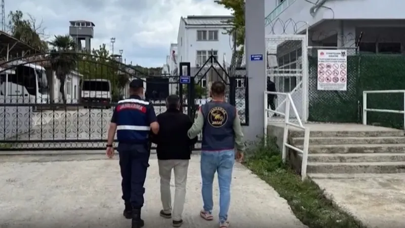 30 ilde FETÖ’ye yönelik operasyon: 64 şüpheli tutuklandı  - Videolu Haber