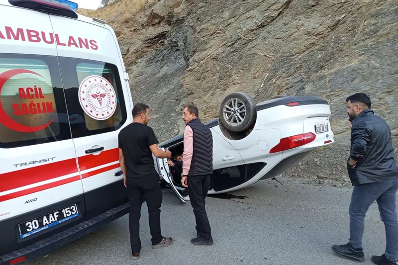 Hakkari’de trafik kazası: 3 yaralı