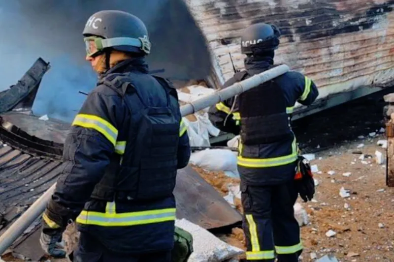 Zelenskiy: Rusya 650’den fazla İHA ve 50 füze ile saldırdı