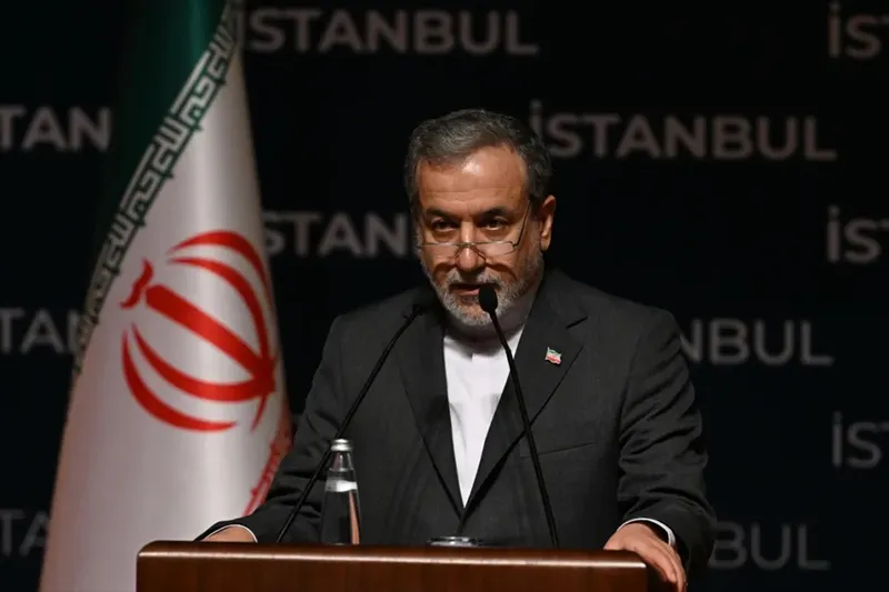 Dışişleri Bakanı Erakçi:  İran yapıcı nükleer müzakerelere hazır