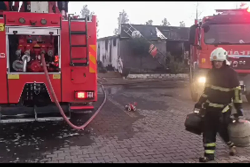 Yangın benzinliğe sıçramadan söndürülerek faciadan dönüldü