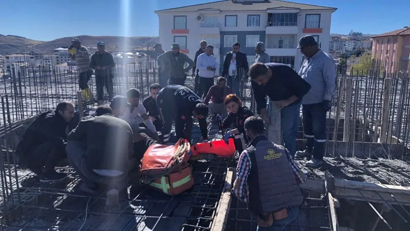Adıyaman’da beton dökümü sırasında bom kırıldı, 1 işçi yaralandı  - Videolu Haber