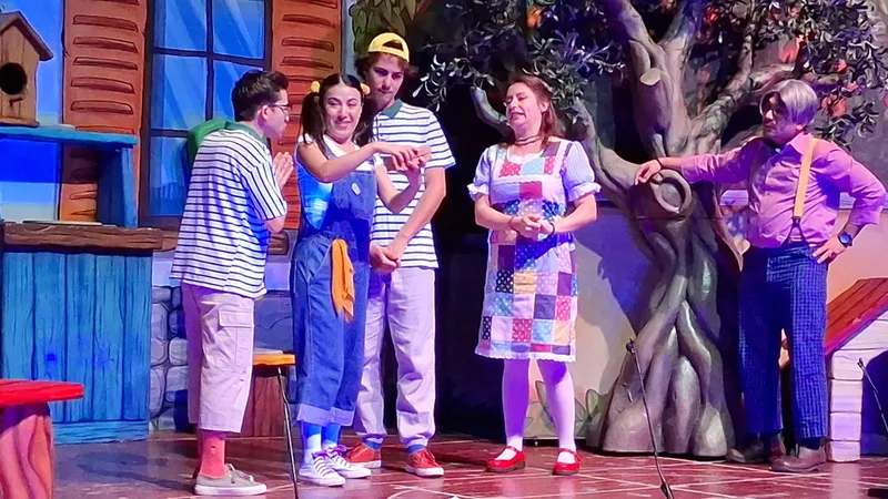 Beypazarı’nda öğrenciler “Bir Bilmecem Var Çocuklar” tiyatrosunu izledi