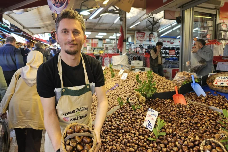 Kış aylarının vazgeçilmez lezzeti kestane, tezgahlarda yerini aldı