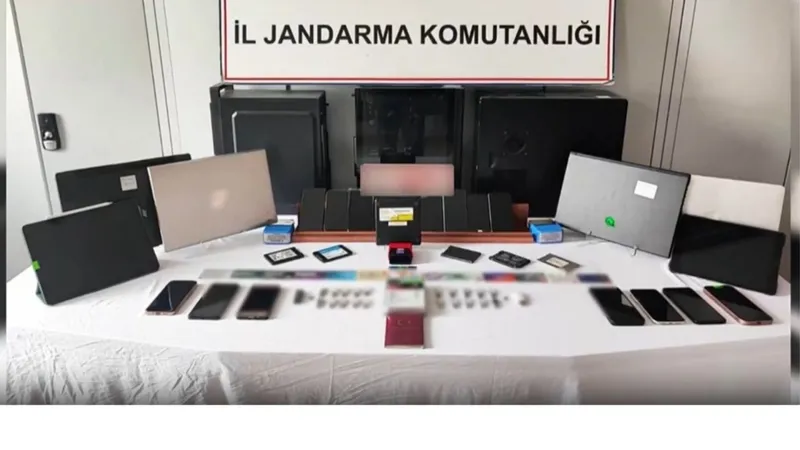 HGS ve PTT dolandırıcılığı şebekesine operasyon: 900 milyon TL’lik hesap hareketi  - Videolu Haber