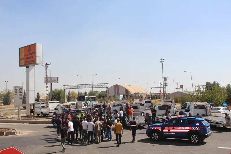 Kamyonetçilerden kantar kararına konvoylu protesto