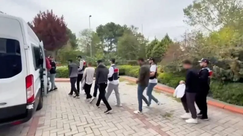 PTT ve HGS adıyla yanıltıcı SMS’lerle dolandırıcılık: 12 şüpheli yakalandı