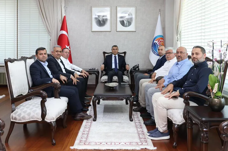 Mersin Valisi Toros, tarım sektörü paydaşlarıyla bir araya geldi