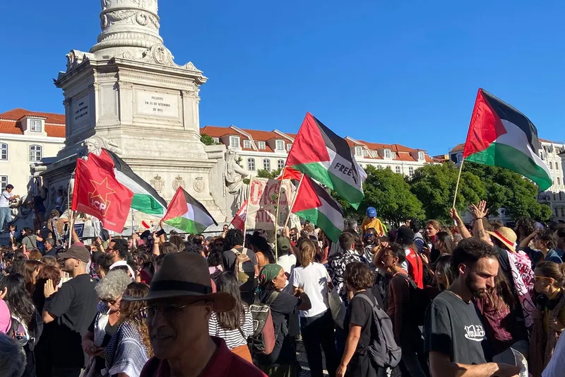 Portekiz halkı, işgalin esir aldığı aktivistler için protesto düzenledi