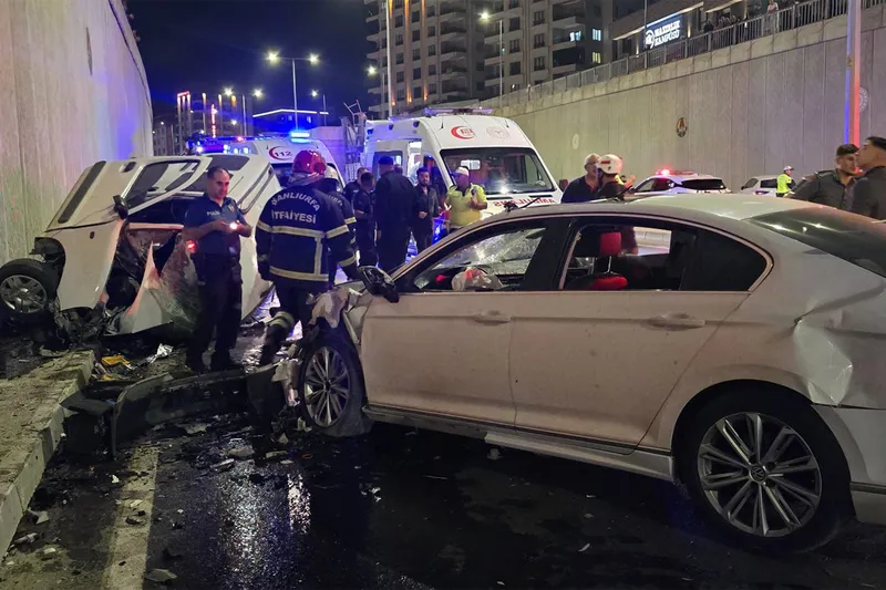 Şanlıurfa’da zincirleme trafik kazası: 4 yaralı
