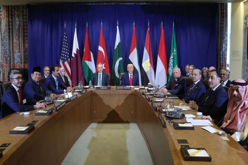 Trump: siyonist rejimin çevresindeki ülkelerin ateşkese katkıları oluyor