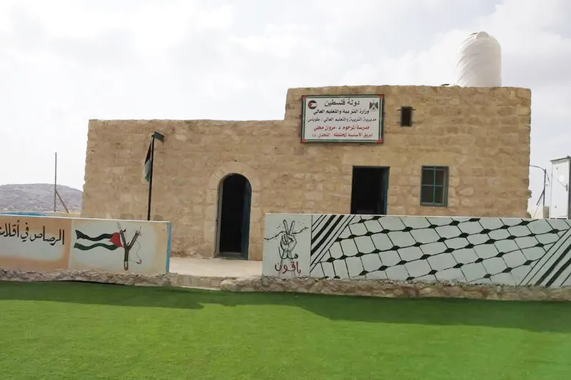 Siyonist işgalciler okul bastı: Öğrenciler ve öğretmenler büyük panik yaşadı