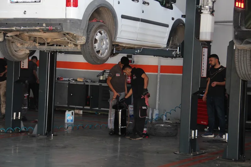 Sanayi ustalarından uyarı: Kış gelmeden antifriz ve yağ bakımınızı yaptırın