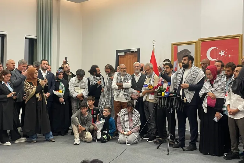 İşgalcilerin esir aldığı 15 Türkiyeli aktivist, İstanbul