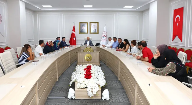 Vali Osman Varol, vatandaşların istihdam taleplerini dinledi 