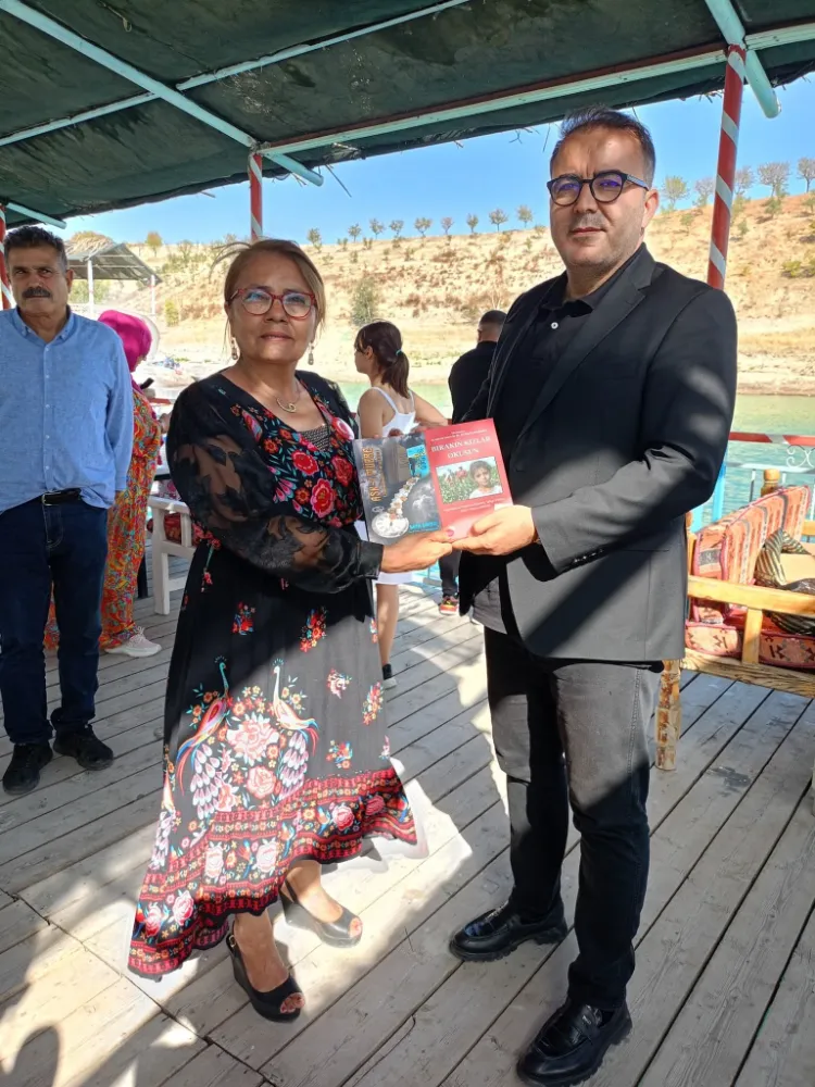 SESKODER DEN  TEKNEDE ŞİİR VE İMZA GÜNÜ ETKİNLİĞİ