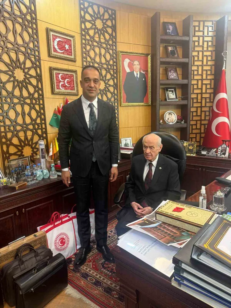 MHP Aziziye Teşkilatının Yeni Binası Tapusu Bahçeli’ye Takdim Edildi