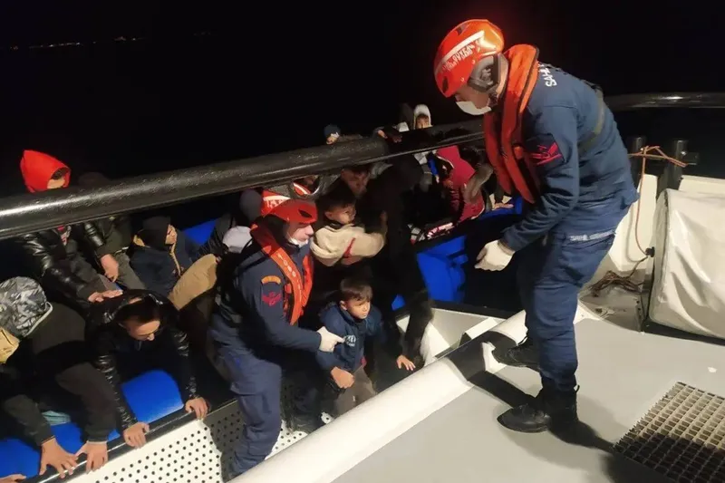 Muğla açıklarında 46 düzensiz göçmen yakalandı