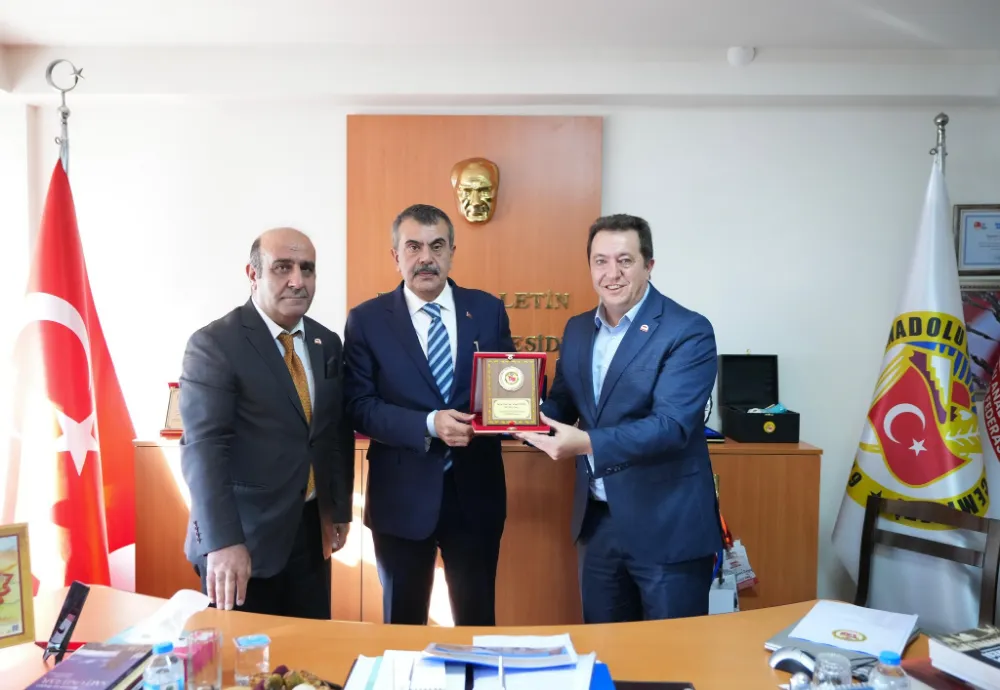 Milli Eğitim Bakanından şehrin basınına ziyaret