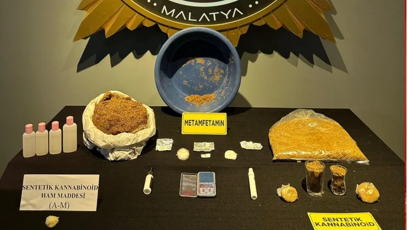 Malatya’da uyuşturucu operasyonu: 11 şüpheli tutuklandı  - Videolu Haber