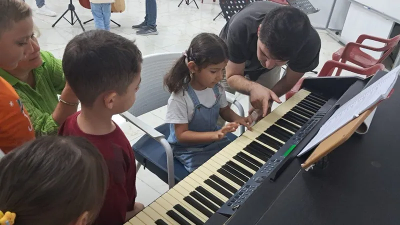 Adıyaman Belediye Konservatuarı’nda minik ellerden büyük sanat  - Videolu Haber