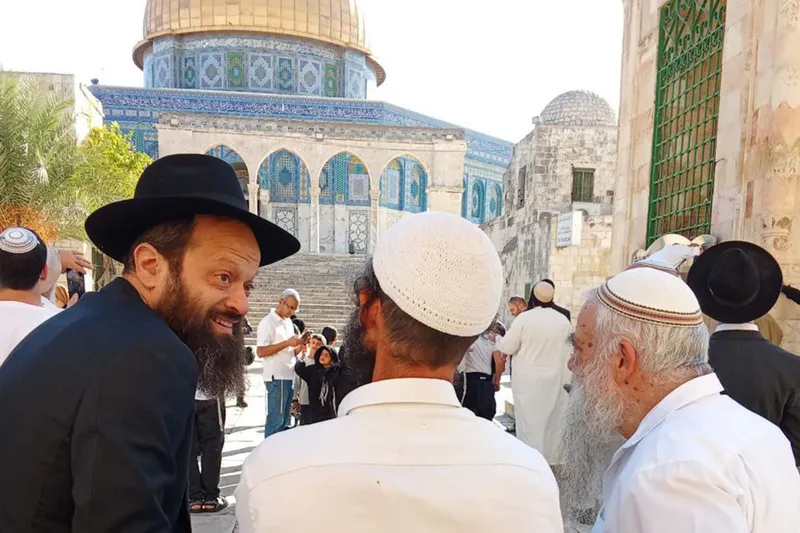 Yahudi çeteler siyonist koruma altında Mescid-i Aksa
