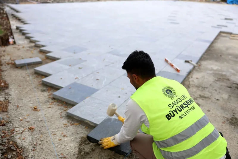 Büyükşehir’den Valilik Meydanı’nda Modern Dokunuş