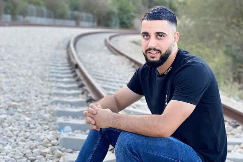 Yahudi çeteler zindandan yeni çıkan Filistinli genci şehit etti