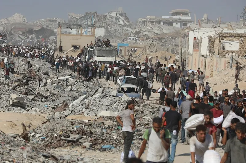 Trump’tan bölge ülkelerine: Paranız çok Gazze inşasına yardım edeceksiniz!