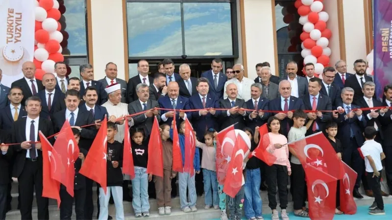 Bakan Tunç Besni’de konuştu: ‘Deprem davalarında adaletli sonuca ulaşacağız’  - Videolu Haber