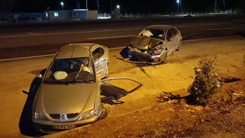 Adıyaman-Gölbaşı yolunda feci kaza: 12 kişi yaralandı  - Videolu Haber