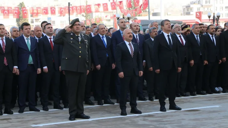 Adıyaman’da 10 Kasım Atatürk’ü Anma Programı gerçekleştirildi  - Videolu Haber