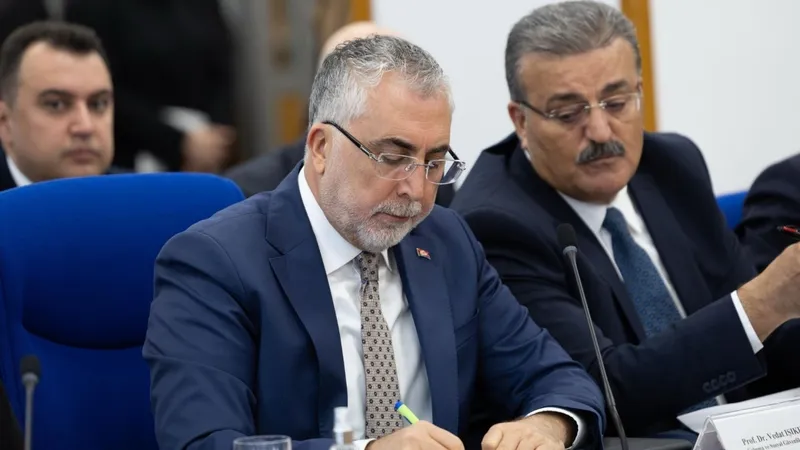 Bakan Işıkhan: ‘Belediyelerin SGK borcu 234,2 milyar lira’ 