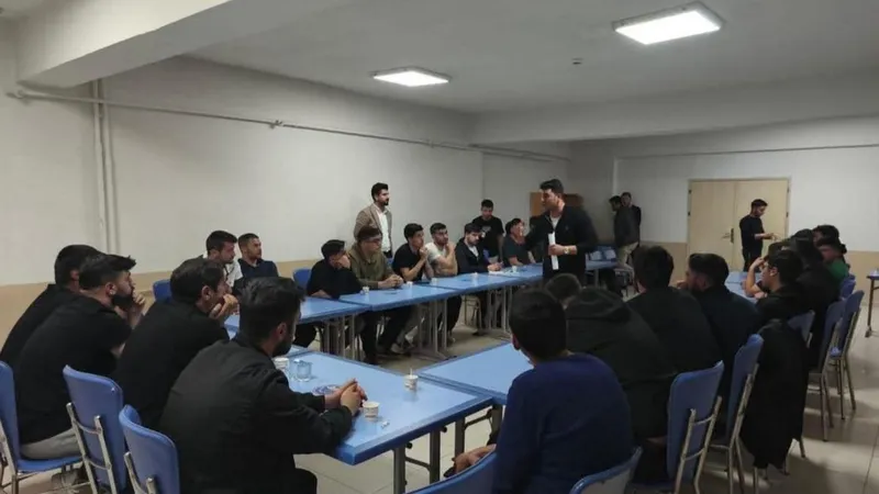 Kars’ta erkek öğrenci yurdunda “Sağlıklı Yaşam ve Kumar Bağımlılığı” eğitimi düzenlendi