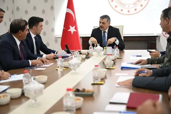 Vali Çiftçi’nin ilçe ilçe Erzurum adımlarında sırada Horasan vardı…