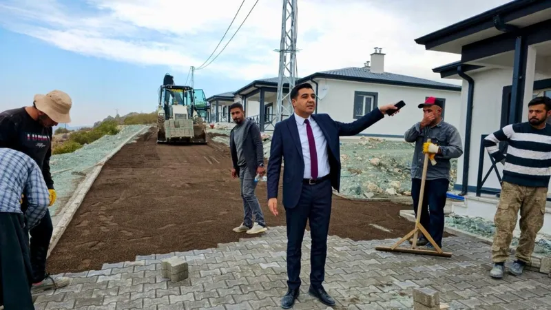 Tut İlçe Kaymakamı Güngör, Öğütlü Köyü Deprem Konutları’nda incelemelerde bulundu 