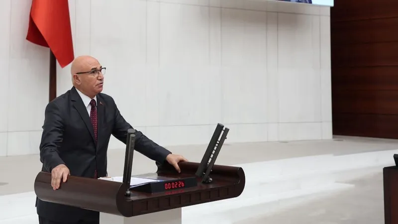 CHP’li Mahmut Tanal, Cumhurbaşkanlığı’nı KDK’ya şikayet etti 