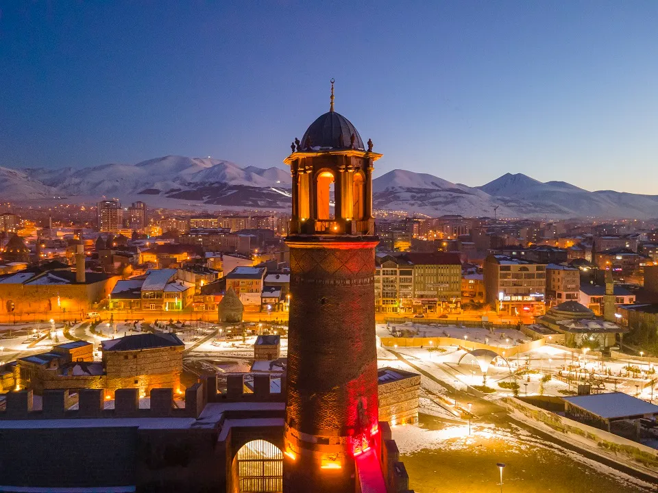 “Söz Veren Çok, Sözünde Duran Yok”