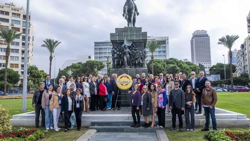 Egeli Diş Hekimleri Atatürk Anıtı’nda buluştu