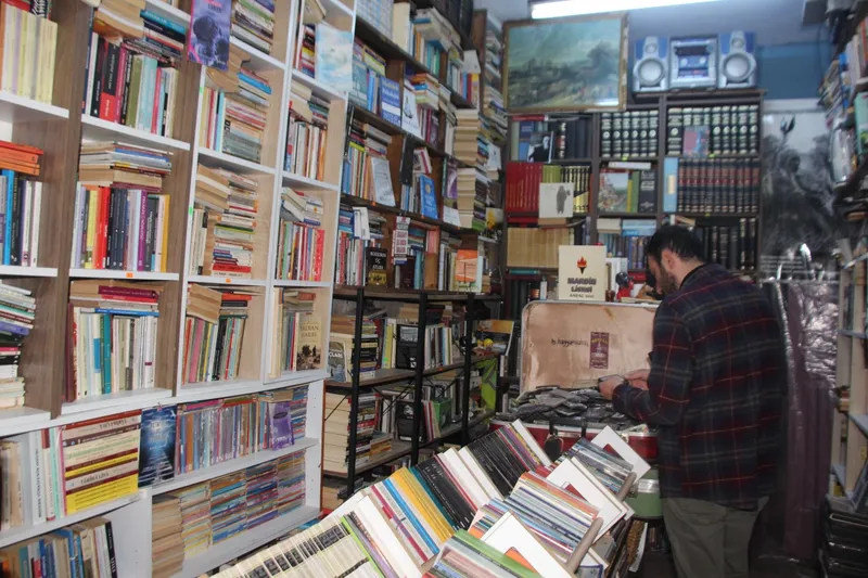 Sahaf Başçı: Okuma biçimi değişti ama kitap hâlâ en doğru yol