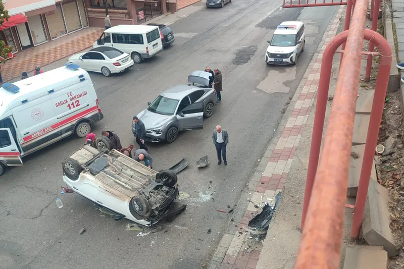 Öğretmen araçtan indi, otomobil çocukla birlikte uçuruma yuvarlandı