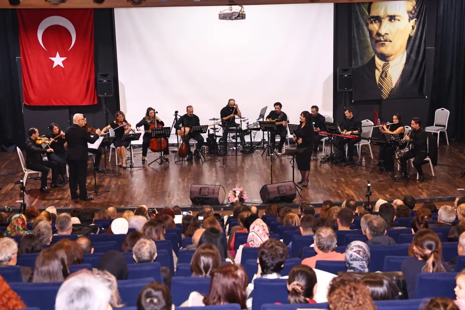 Sakarya Maarif Orkestrası’ndan muhteşem konser