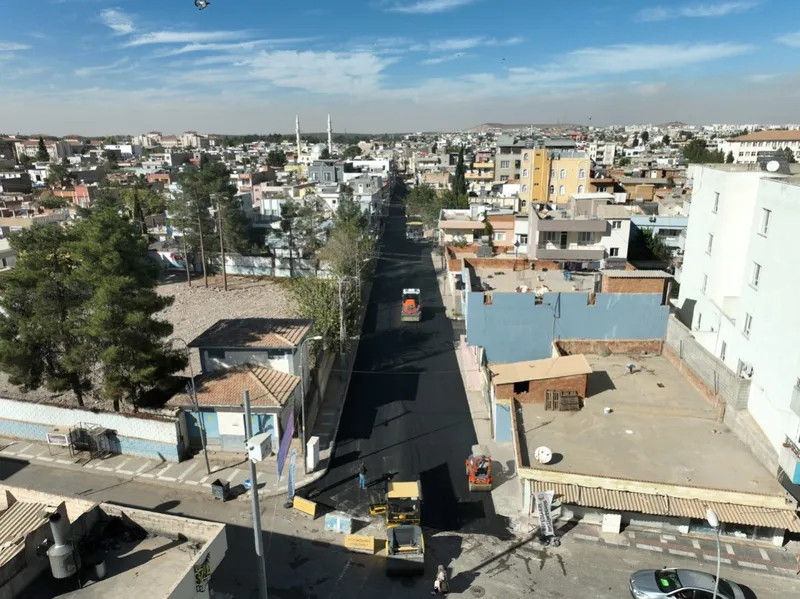 Büyükşehir, Ceylanpınar’da Karayolları Standartlarında Asfalt Çalışması Yaptı