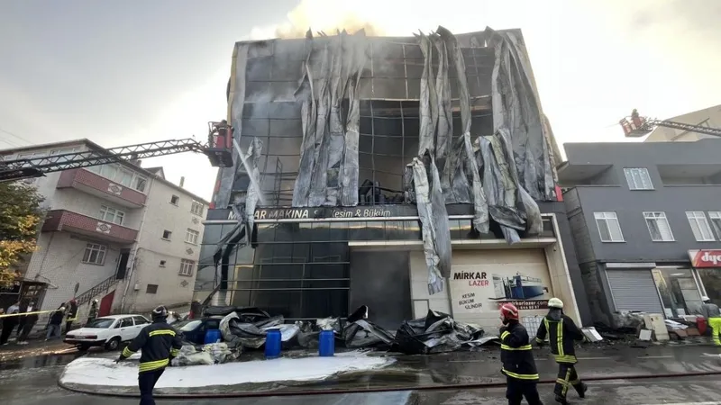 Kocaeli Dilovası’nda parfüm deposu yangını: 6 ölü, 1 yaralı