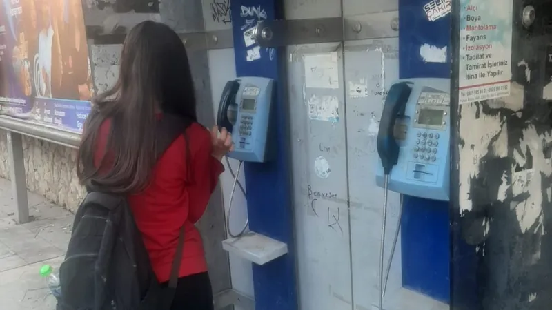 Adıyaman’da Ankesörlü Telefon Kulübeleri Mikrop Saçıyor 