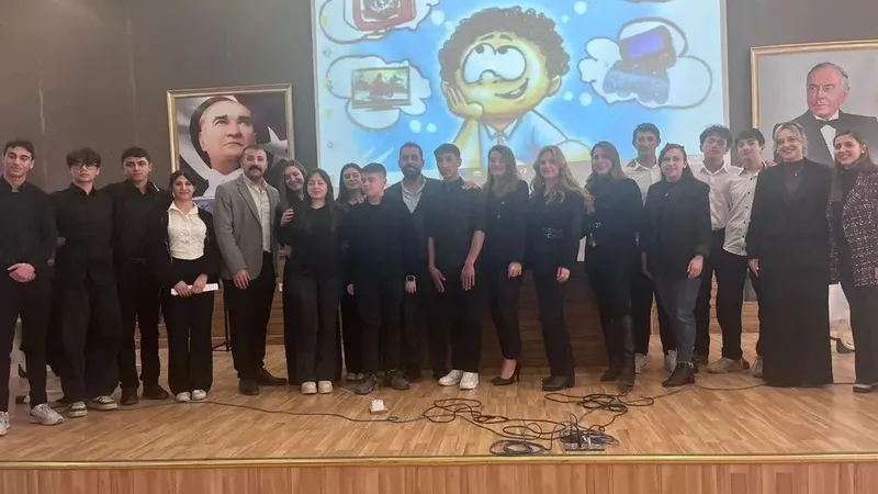 Kars Yeşilay öncülüğünde bağımlılık konulu münazara etkinliği düzenlendi